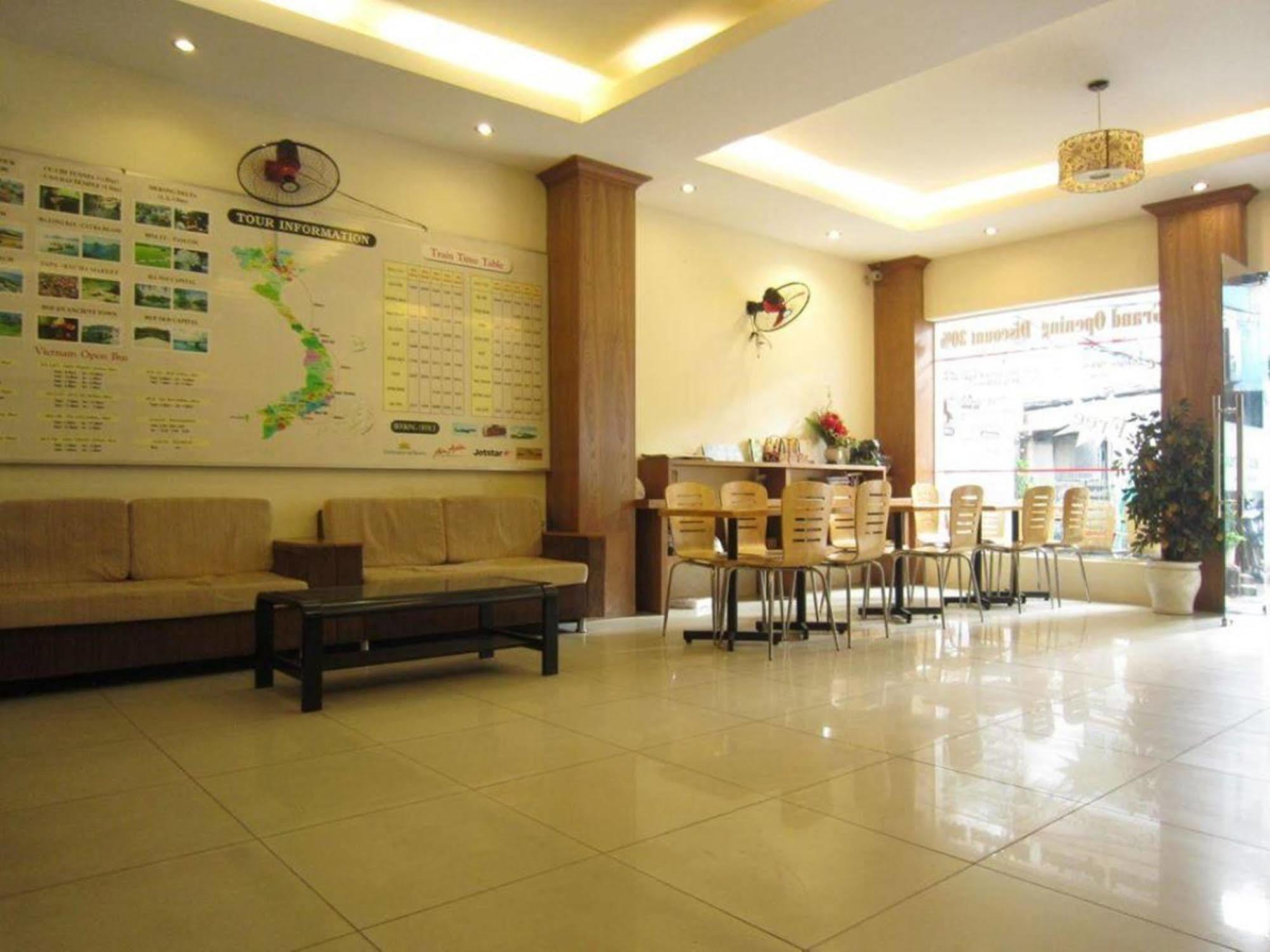 Отель Reddoorz @ Pham Ngu Lao Street 3 Хошимин Экстерьер фото