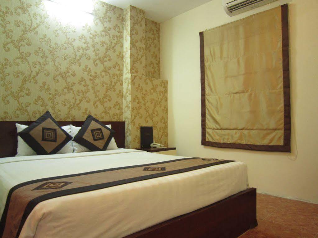 Отель Reddoorz @ Pham Ngu Lao Street 3 Хошимин Экстерьер фото