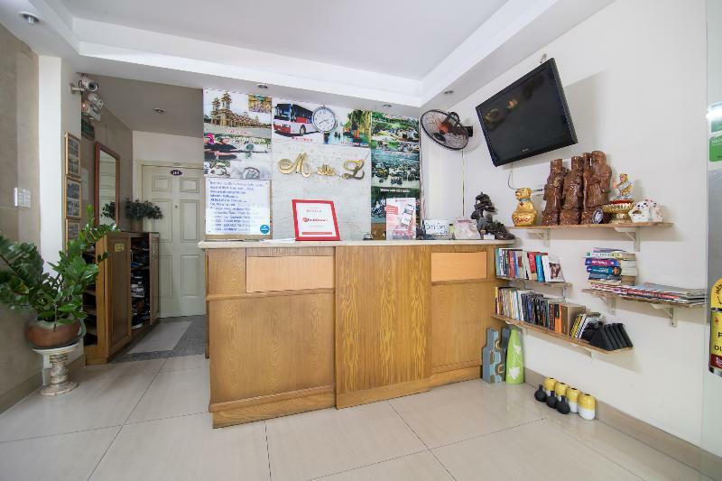 Отель Reddoorz @ Pham Ngu Lao Street 3 Хошимин Экстерьер фото