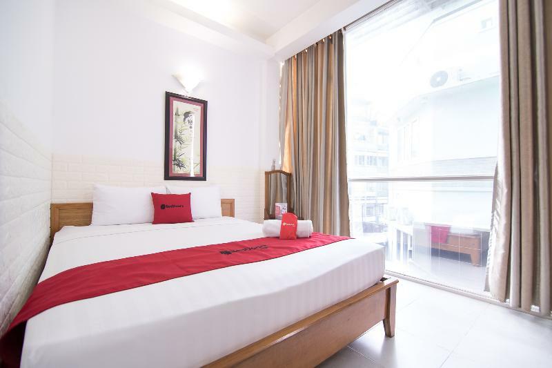 Отель Reddoorz @ Pham Ngu Lao Street 3 Хошимин Экстерьер фото