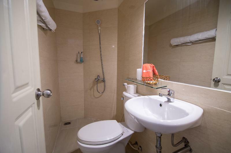 Отель Reddoorz @ Pham Ngu Lao Street 3 Хошимин Экстерьер фото