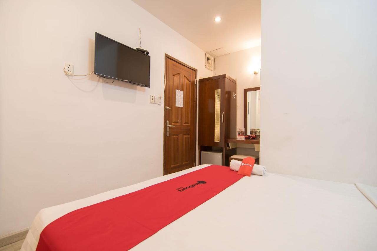 Отель Reddoorz @ Pham Ngu Lao Street 3 Хошимин Экстерьер фото