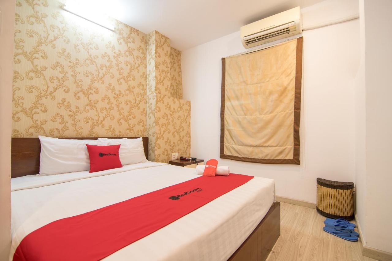 Отель Reddoorz @ Pham Ngu Lao Street 3 Хошимин Экстерьер фото