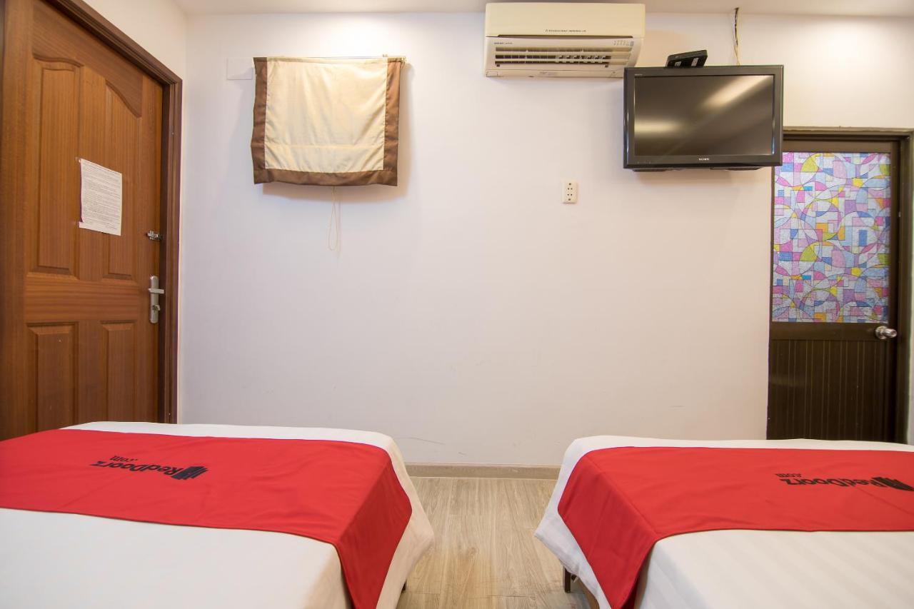 Отель Reddoorz @ Pham Ngu Lao Street 3 Хошимин Экстерьер фото