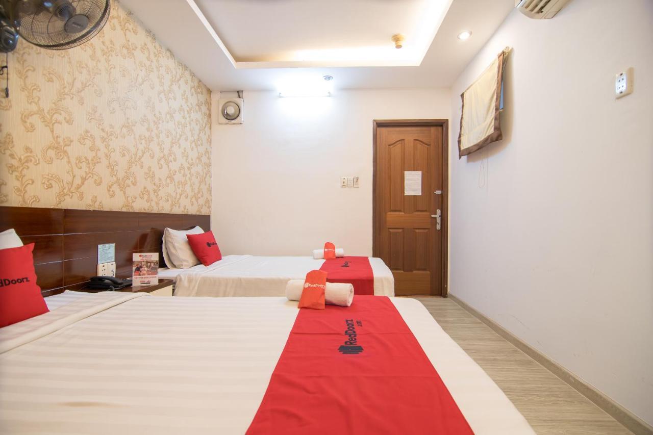Отель Reddoorz @ Pham Ngu Lao Street 3 Хошимин Экстерьер фото