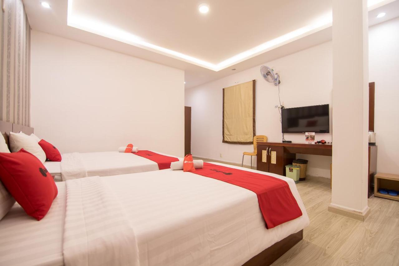 Отель Reddoorz @ Pham Ngu Lao Street 3 Хошимин Экстерьер фото